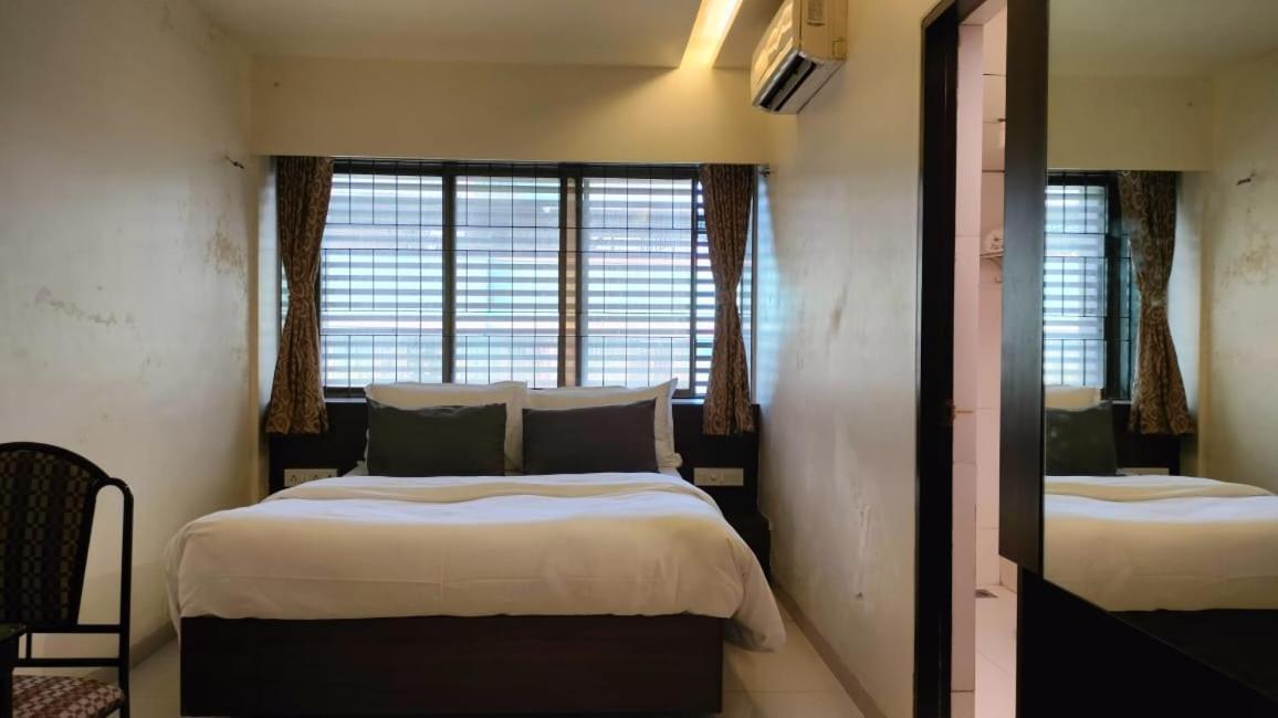 Hotel Sai Nidhi Executive-Mindspace Airoli นาวีมุมไบ ภายนอก รูปภาพ